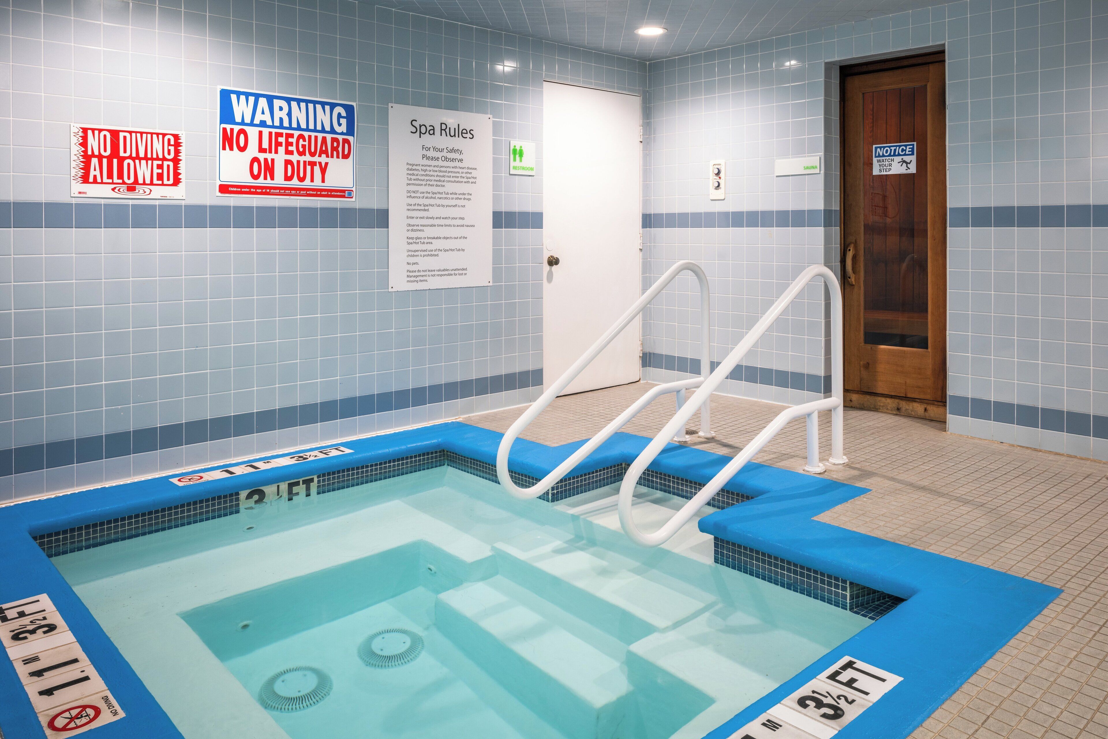 สระว่ายน้ำ