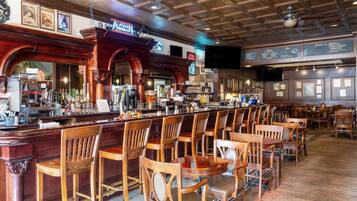 Bar (en la propiedad)