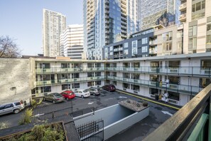 الإطلالة من المنشأة