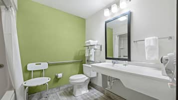 Room, 1 Queen Bed, Non Smoking | Bathroom | Combined shower/bathtub, free toiletries, hair dryer, towels