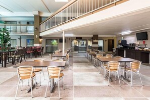 Dining - Clarion Hotel & Conference Center Hagerstown Area (Hagerstown)