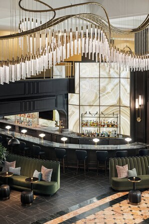 Bar (on property) - Omni Severin Hotel (Indianapolis)
