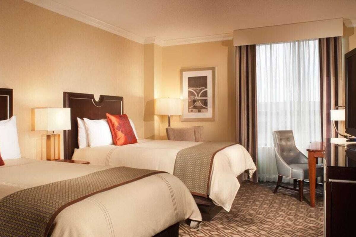 Premium bedding, in-room safe, desk, iron/ironing board