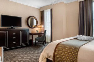 Omni Severin Hotel