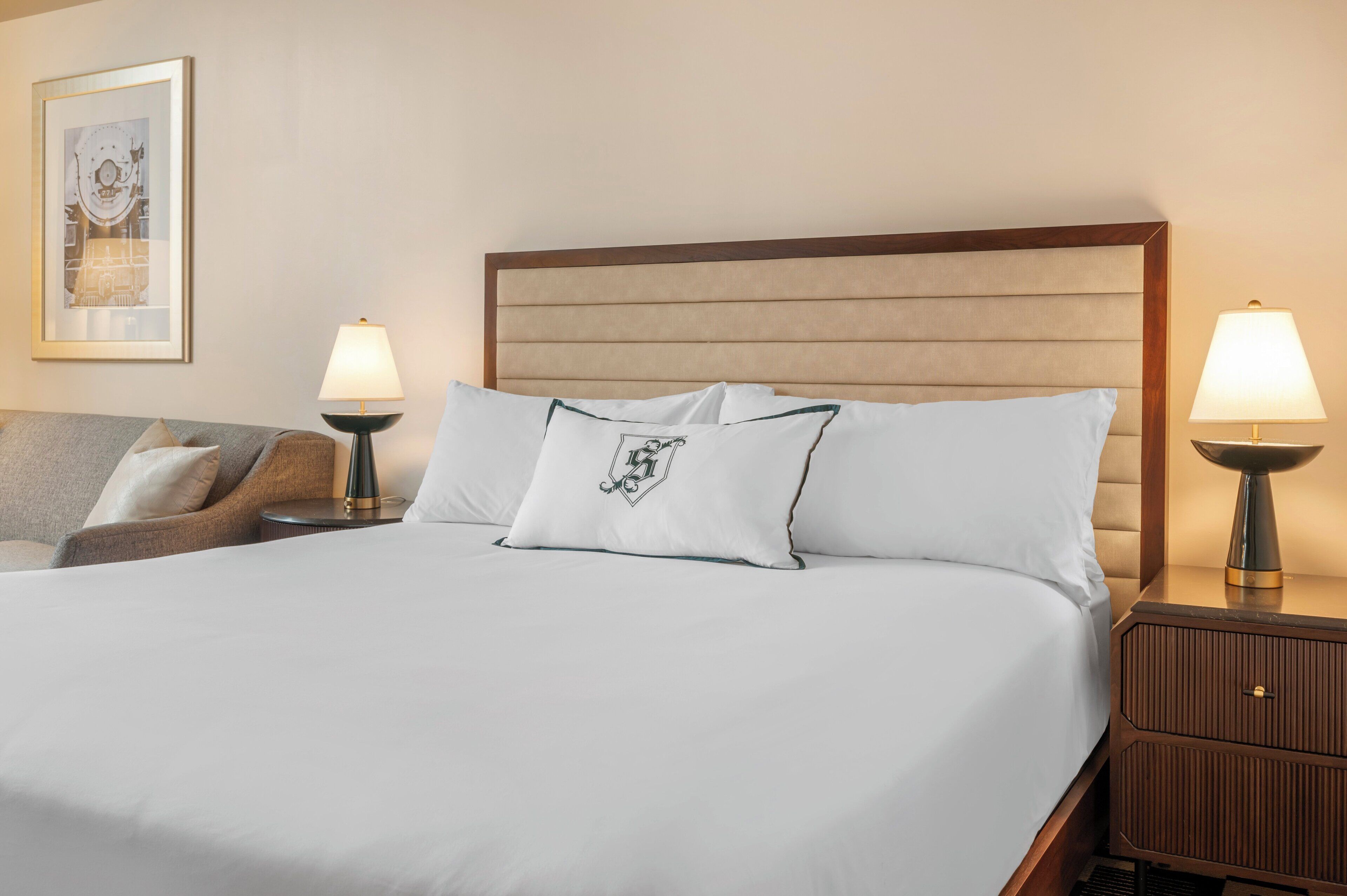Premier Room, 1 King Bed, City View | Point of interest