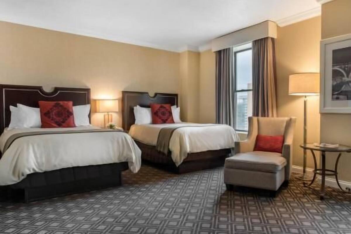 Premium bedding, in-room safe, desk, iron/ironing board