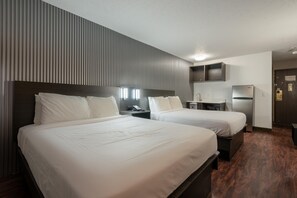 Silitysrauta/-lauta, ilmainen Wi-Fi, vuodevaatteet, herätyskellot