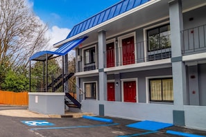 Exterior - Rodeway Inn & Suites Fort Jackson (Columbia)