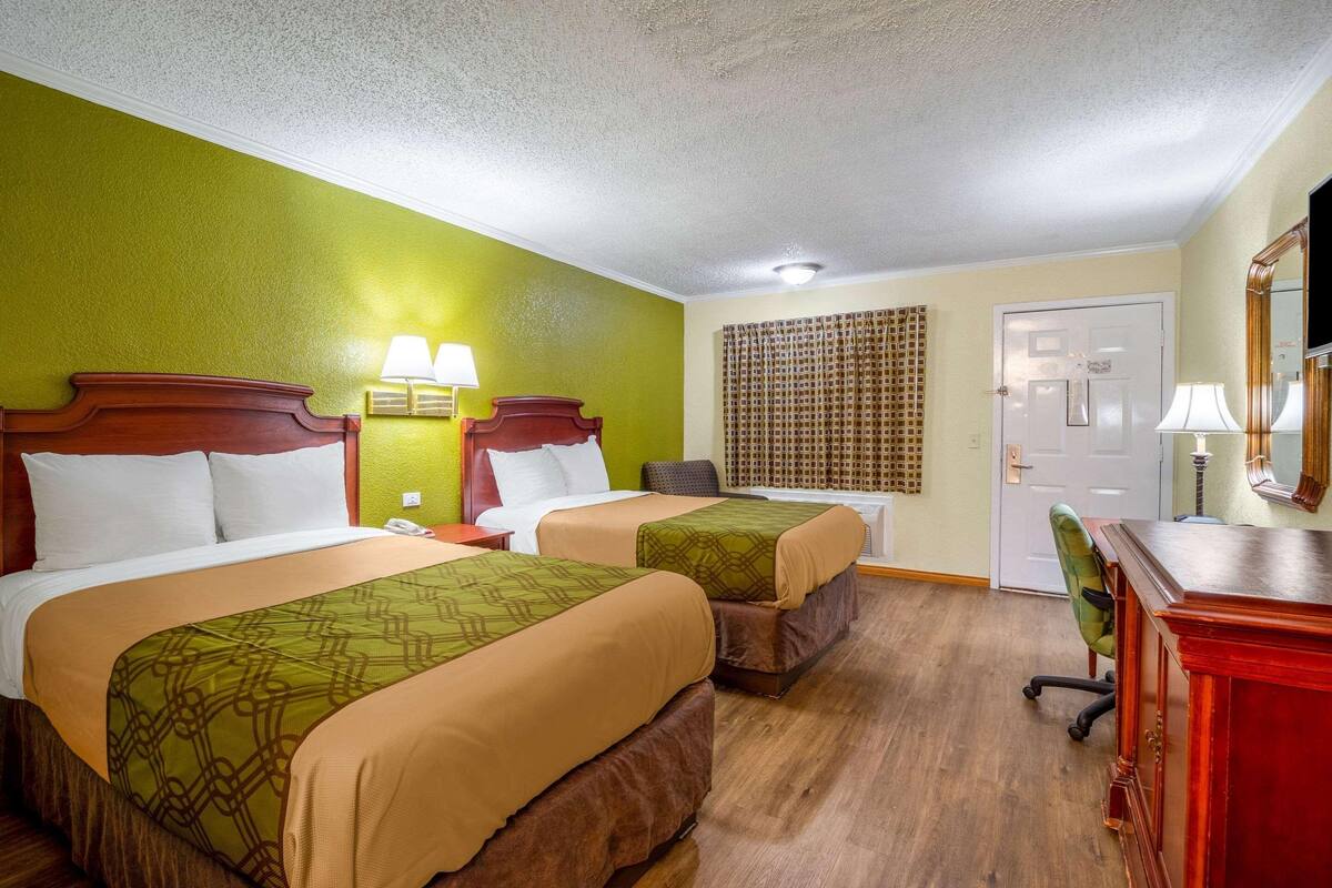Desk, WiFi (free), bed sheets