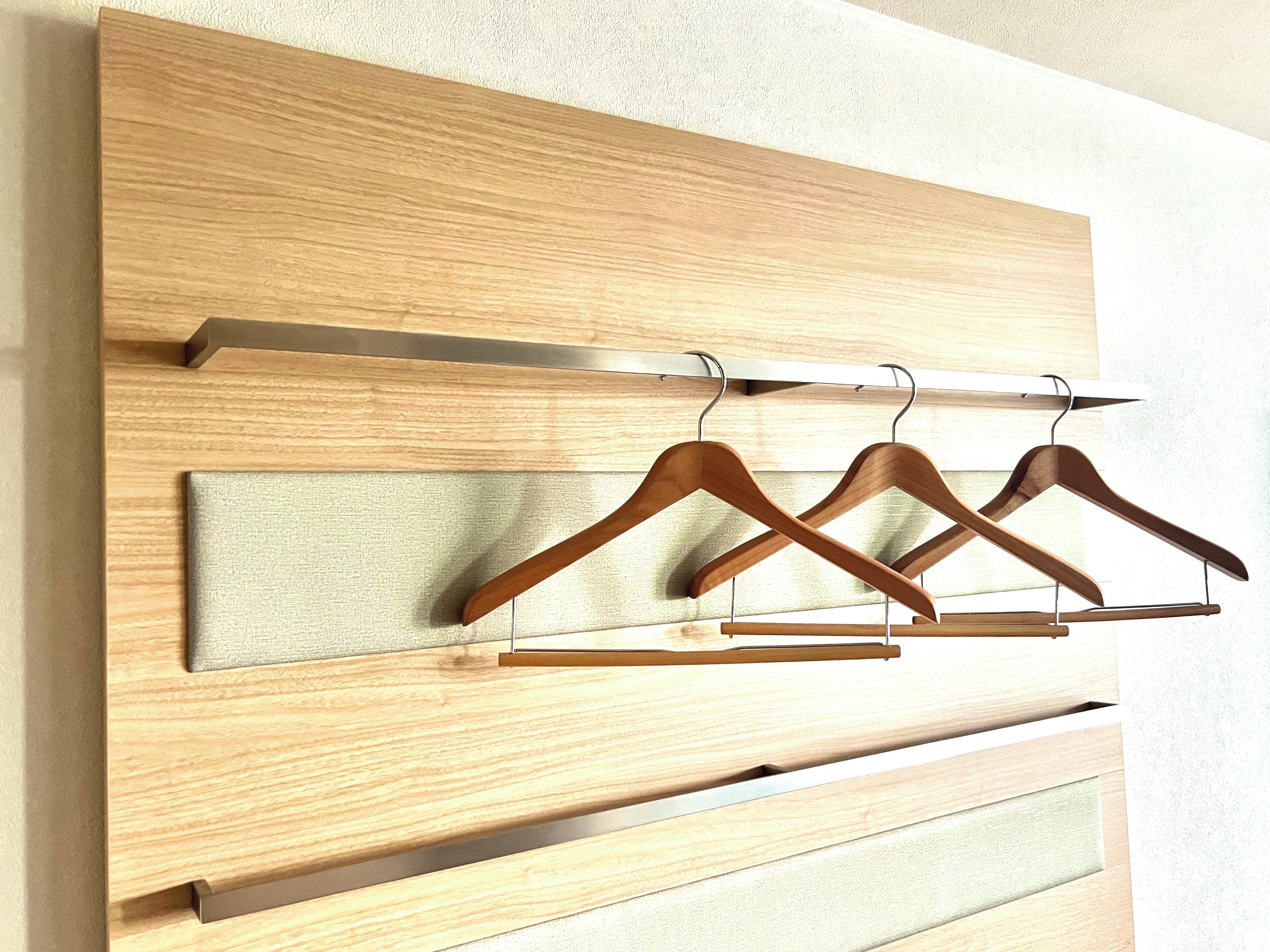 1 bedroom, desk, blackout curtains, soundproofing