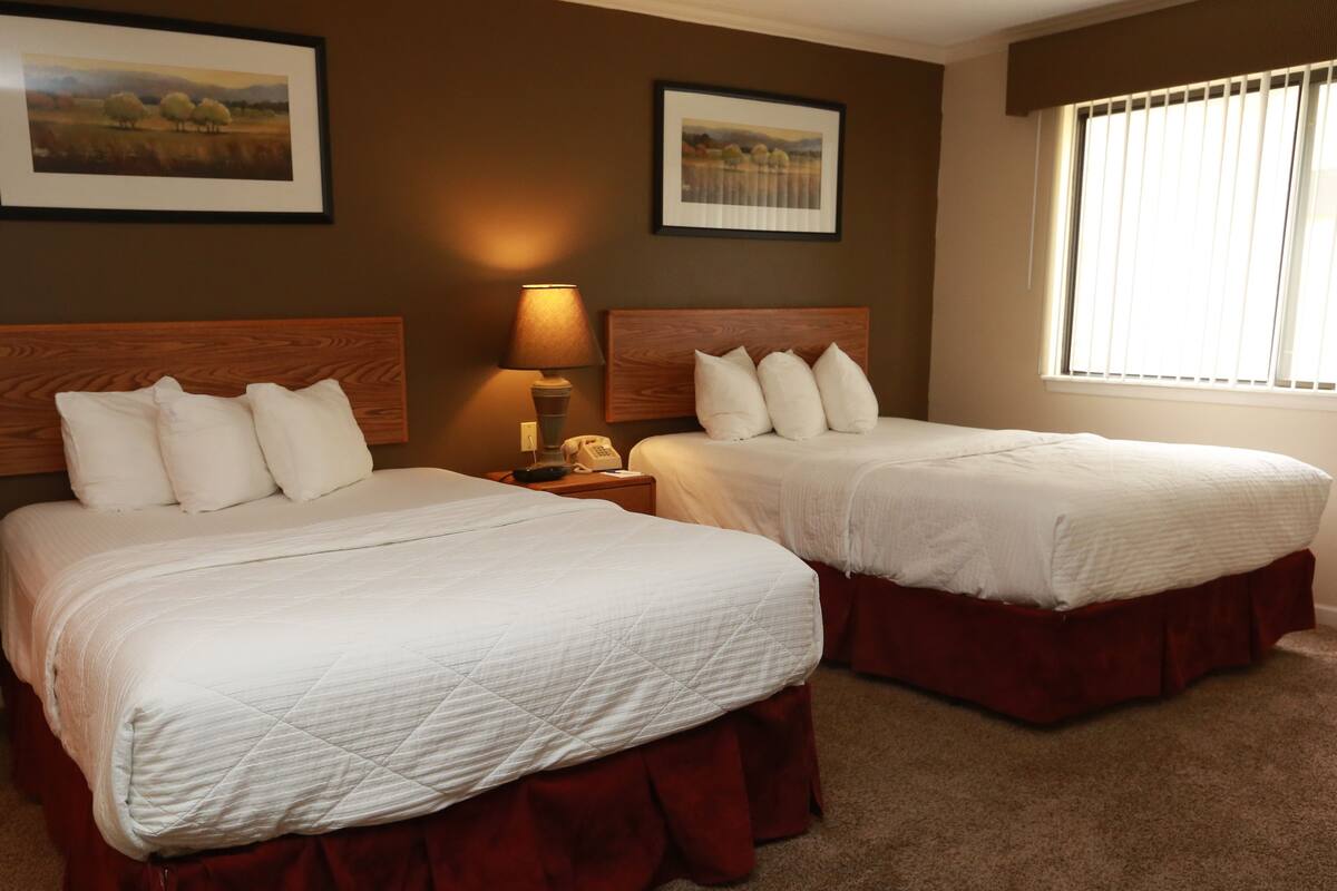 Studio Double Queen Suite with Sofa Sleeper | Pillow-top beds, desk, iron/ironing board, free WiFi