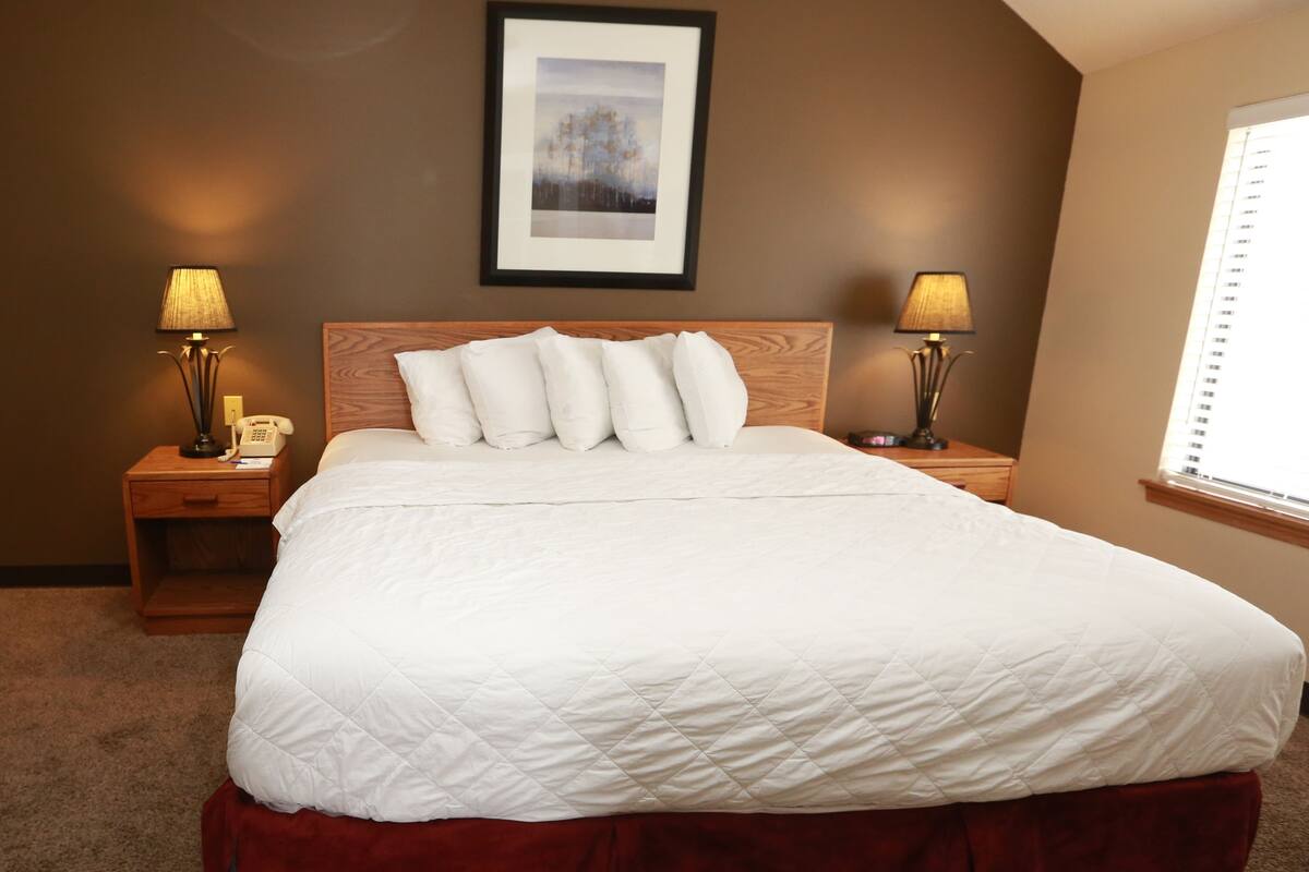 Pillow-top beds, desk, iron/ironing board, free WiFi