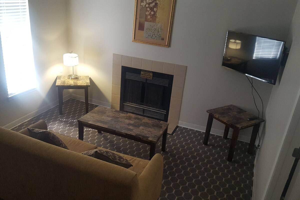 Premium Penthouse, 2 Bedrooms, 2 Bathrooms (No Pets) | Pillow-top beds, desk, iron/ironing board, free WiFi