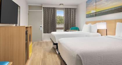 Days Inn by Wyndham Lake City I-75