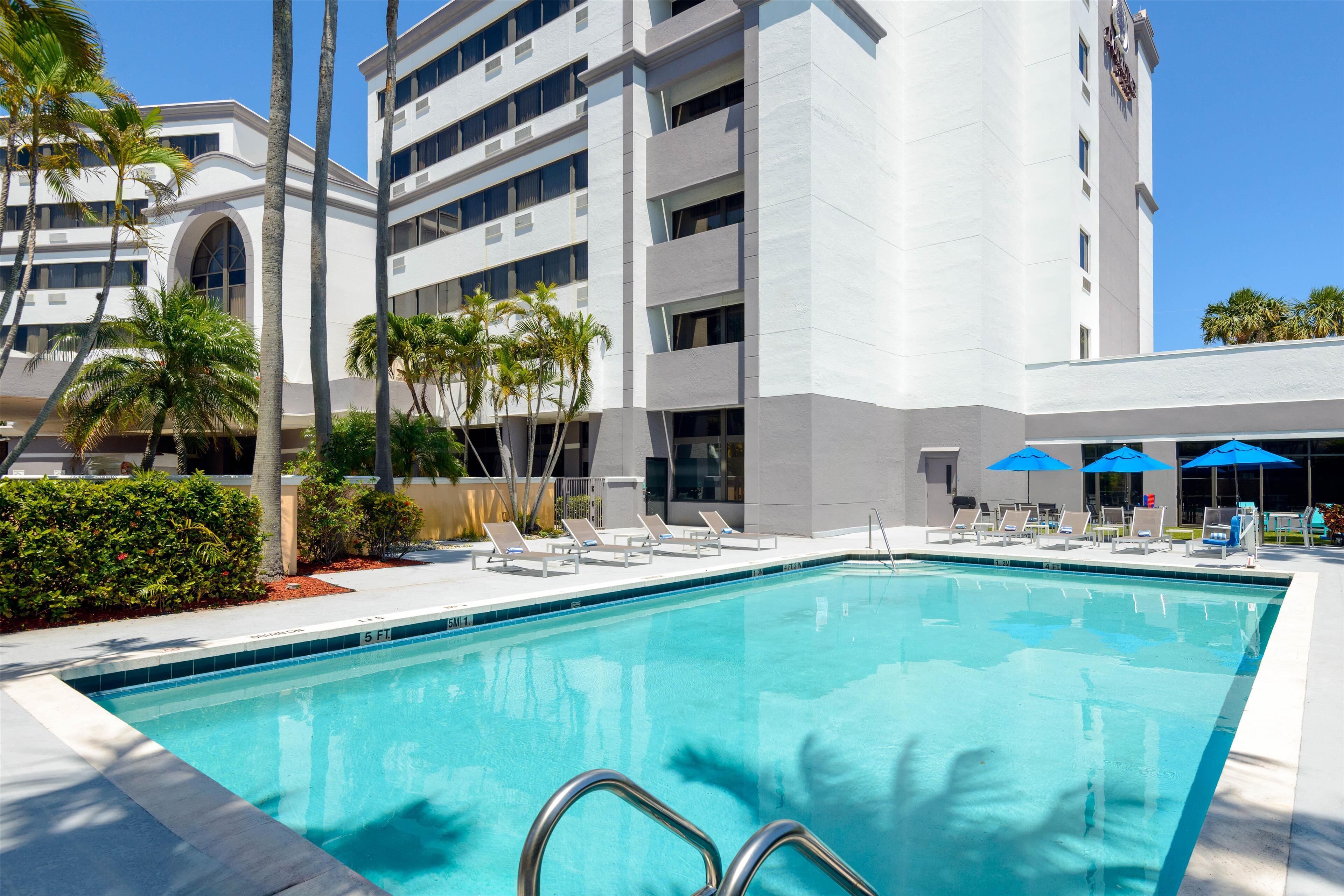 outdoor pool, pool loungers