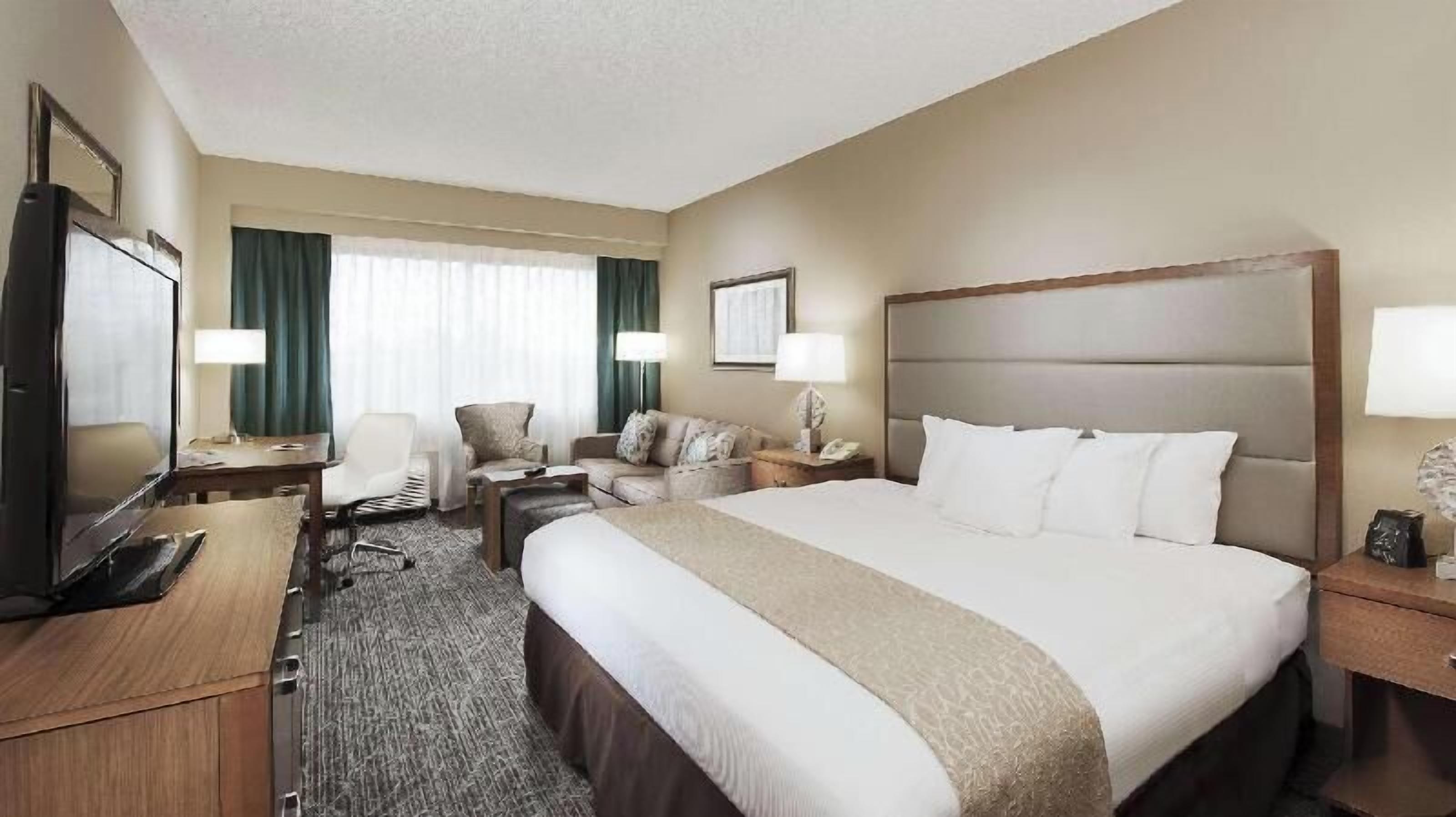 Select Comfort beds, in-room safe, desk, laptop workspace