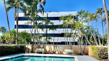 Outdoor pool, pool loungers