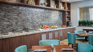 Daily buffet breakfast (USD 14 per person) - DoubleTree by Hilton Hotel West Palm Beach Airport (West Palm Beach)