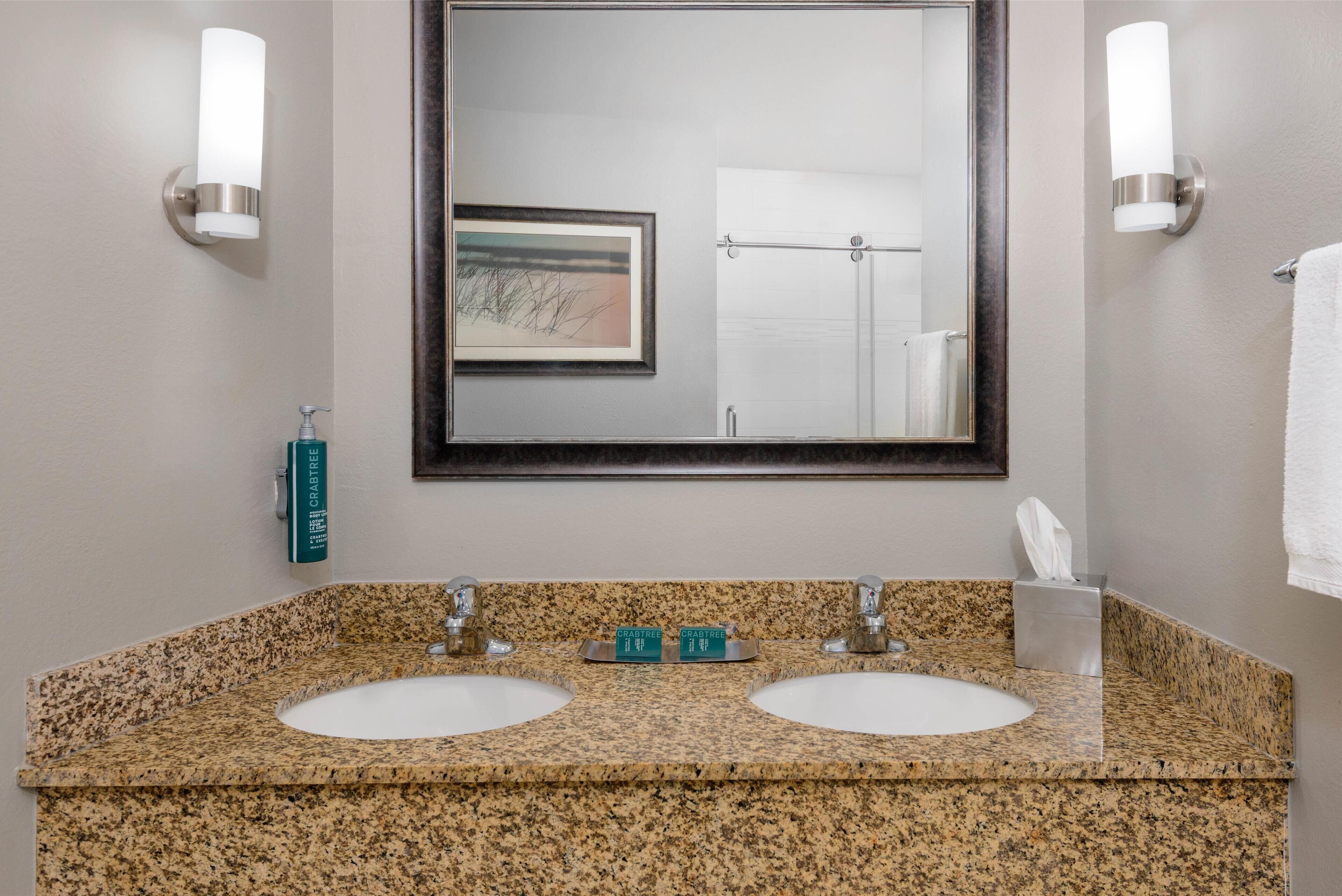 combined shower/bathtub, free toiletries, hair dryer, towels