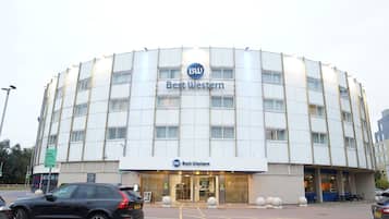 Pintu masuk properti