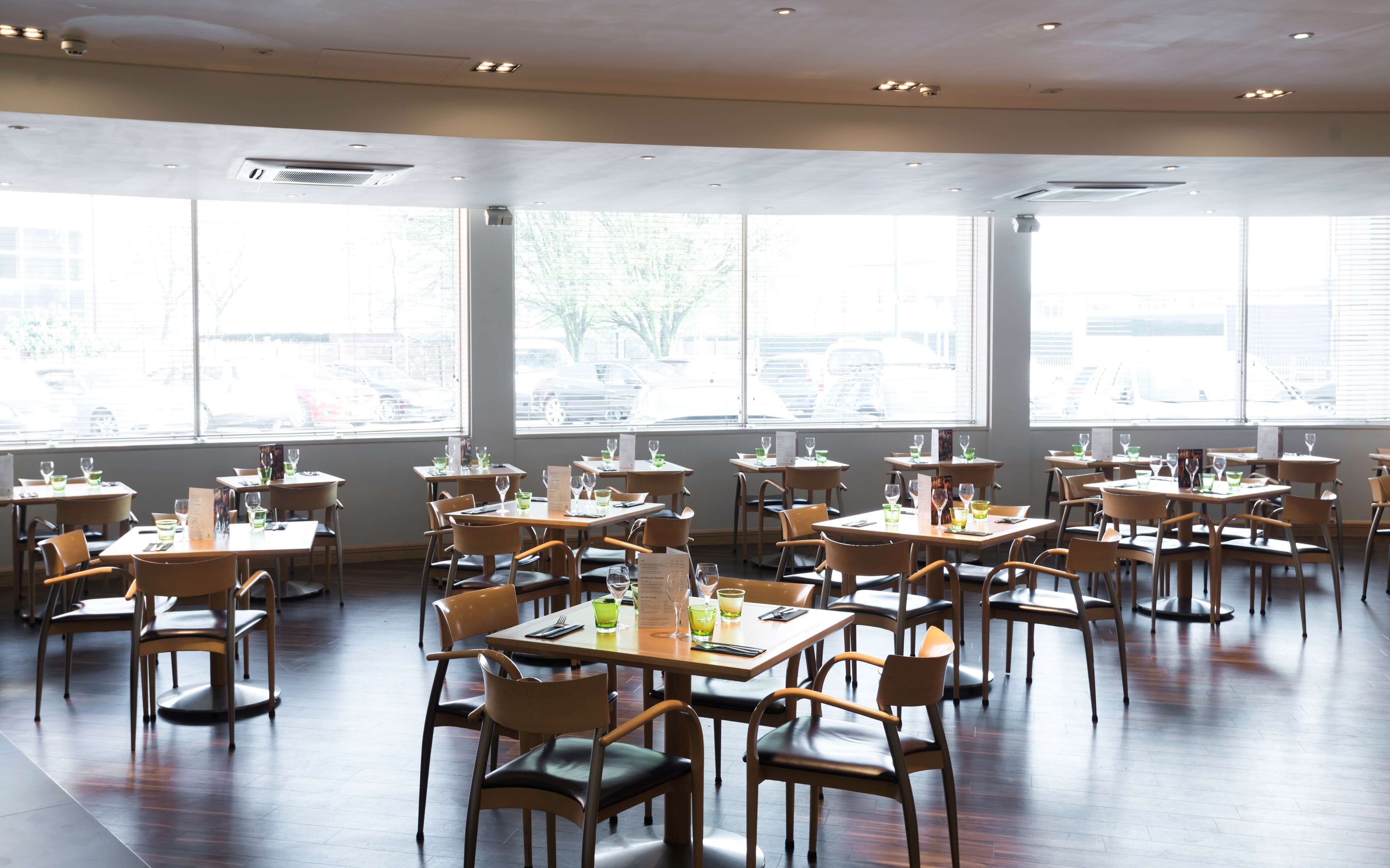 breakfast, lunch, dinner served; international cuisine