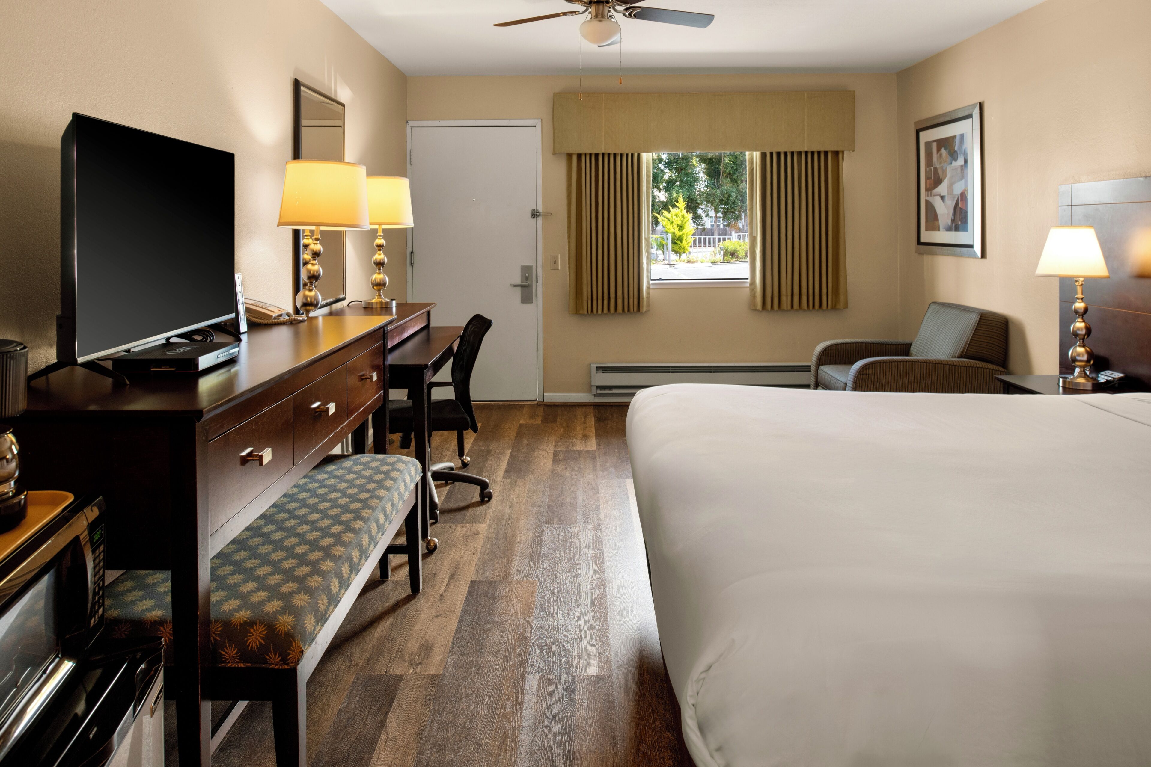 Photo - Scottish Fairway Inn