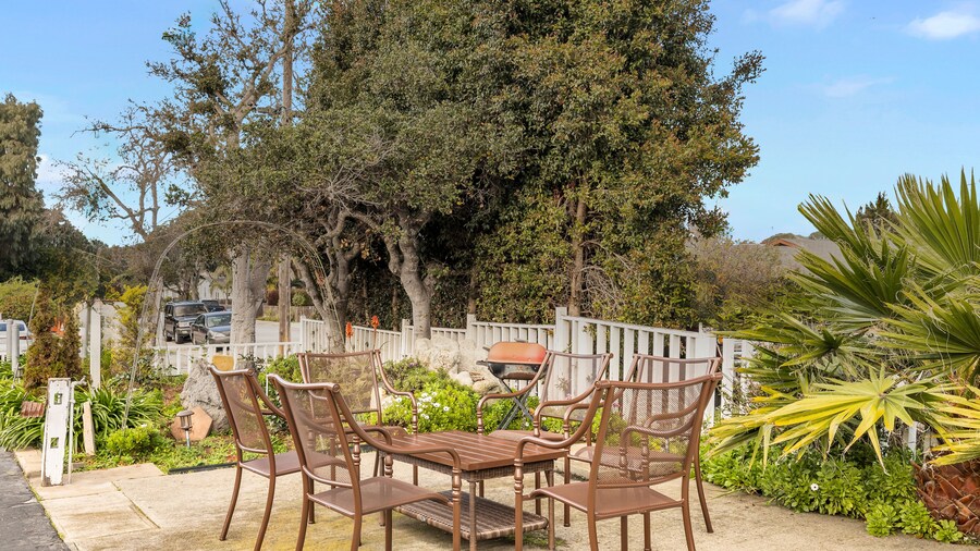 Scottish Fairway Inn