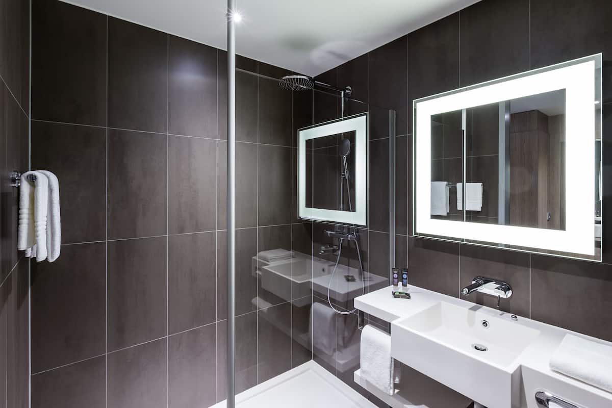 shower, rainfall showerhead, eco-friendly toiletries, hair dryer