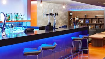Bar (trong khuôn viên)