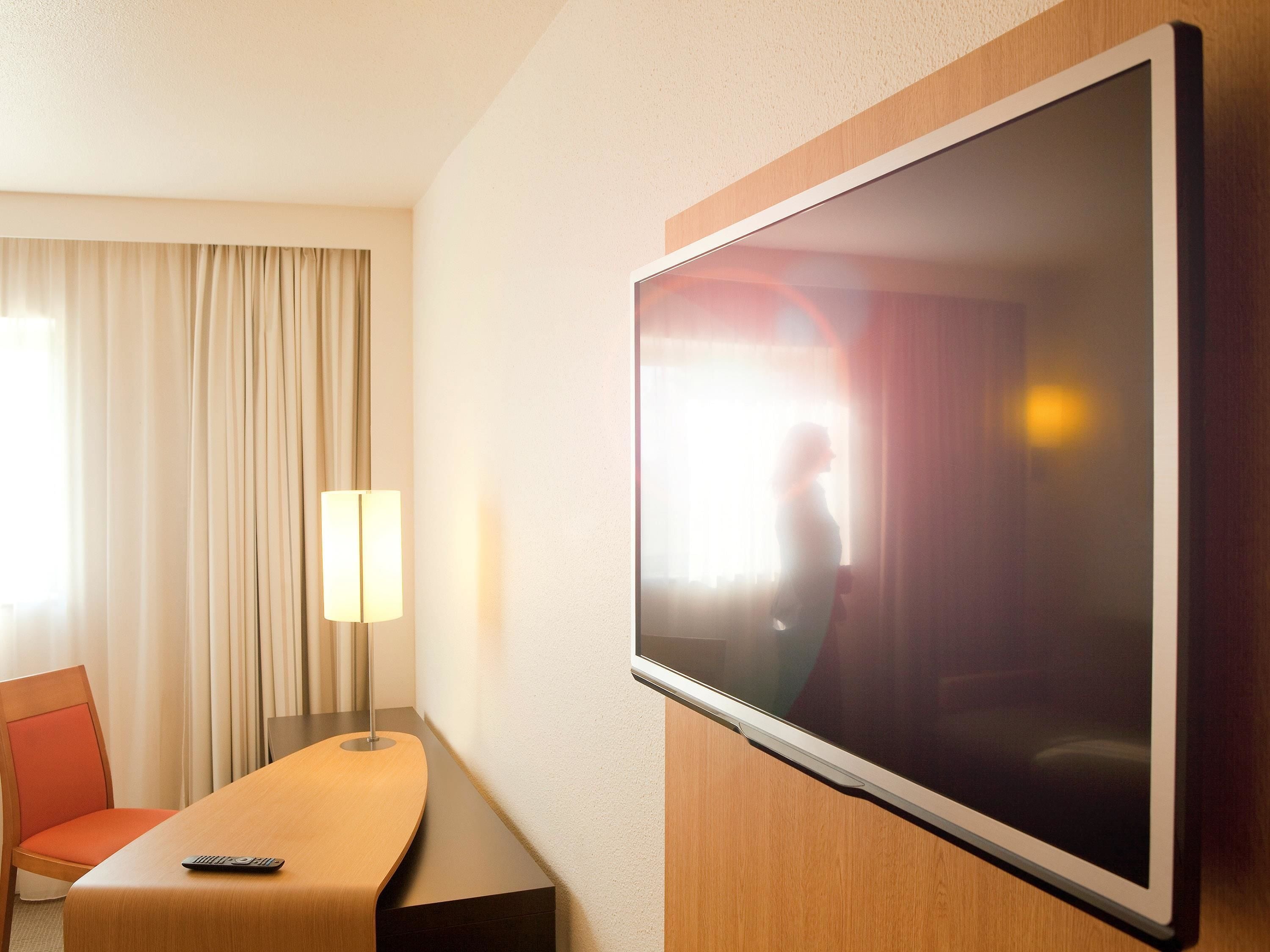 minibar, in-room safe, desk, blackout curtains