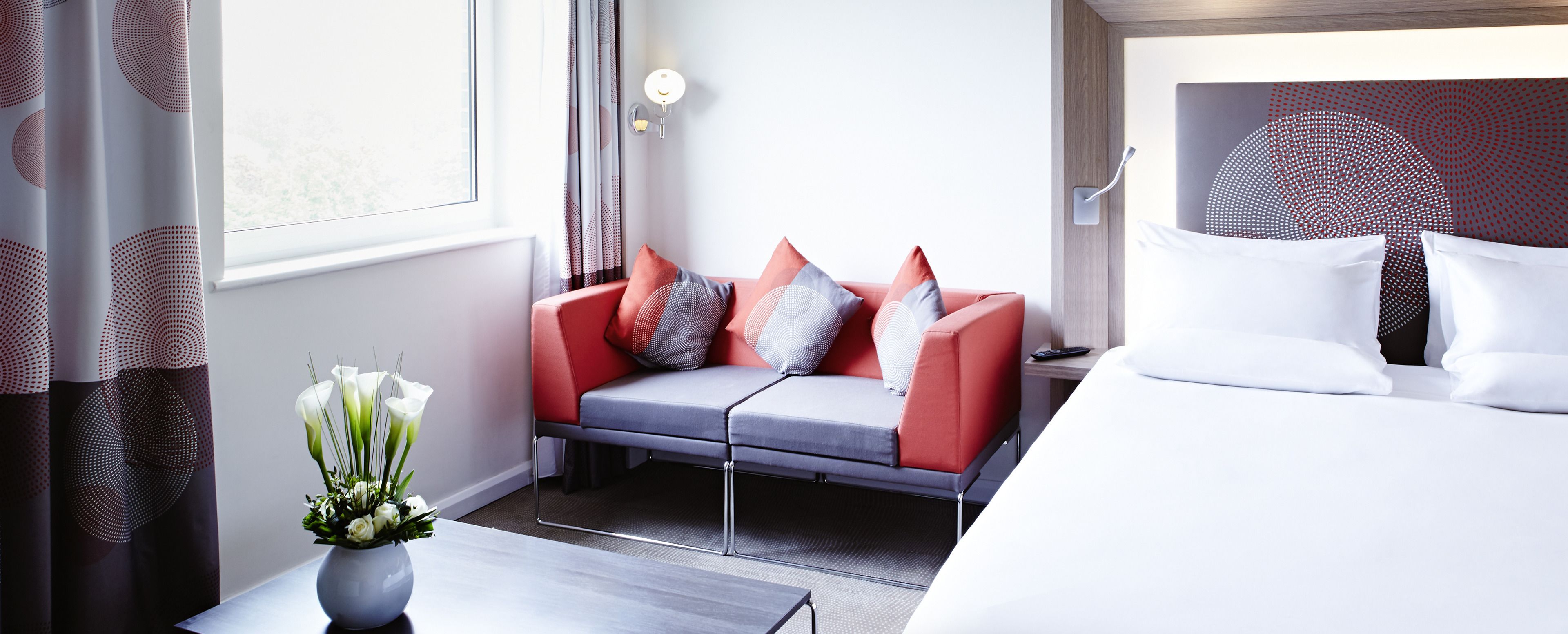 executive room, 1 queen bed with sofa bed | minibar, in-room safe, desk, blackout curtains