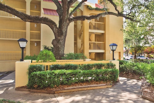 La Quinta Inn & Suites by Wyndham Charleston Riverview