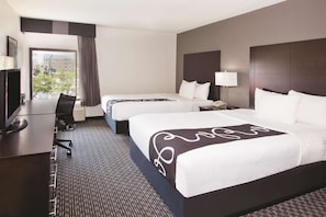 Room, 2 Double Beds, Non Smoking | Premium bedding, pillow-top beds, desk, blackout curtains - La Quinta Inn & Suites by Wyndham Charleston Riverview (Charleston)