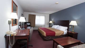 Standaard kamer, 1 queensize bed, koelkast & magnetron | Een bureau, een strijkplank/strijkijzer, gratis wifi, beddengoed