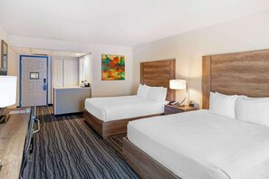 Hypo-allergenic bedding, in-room safe, blackout curtains - Best Western Posada Royale Hotel & Suites (Simi Valley)