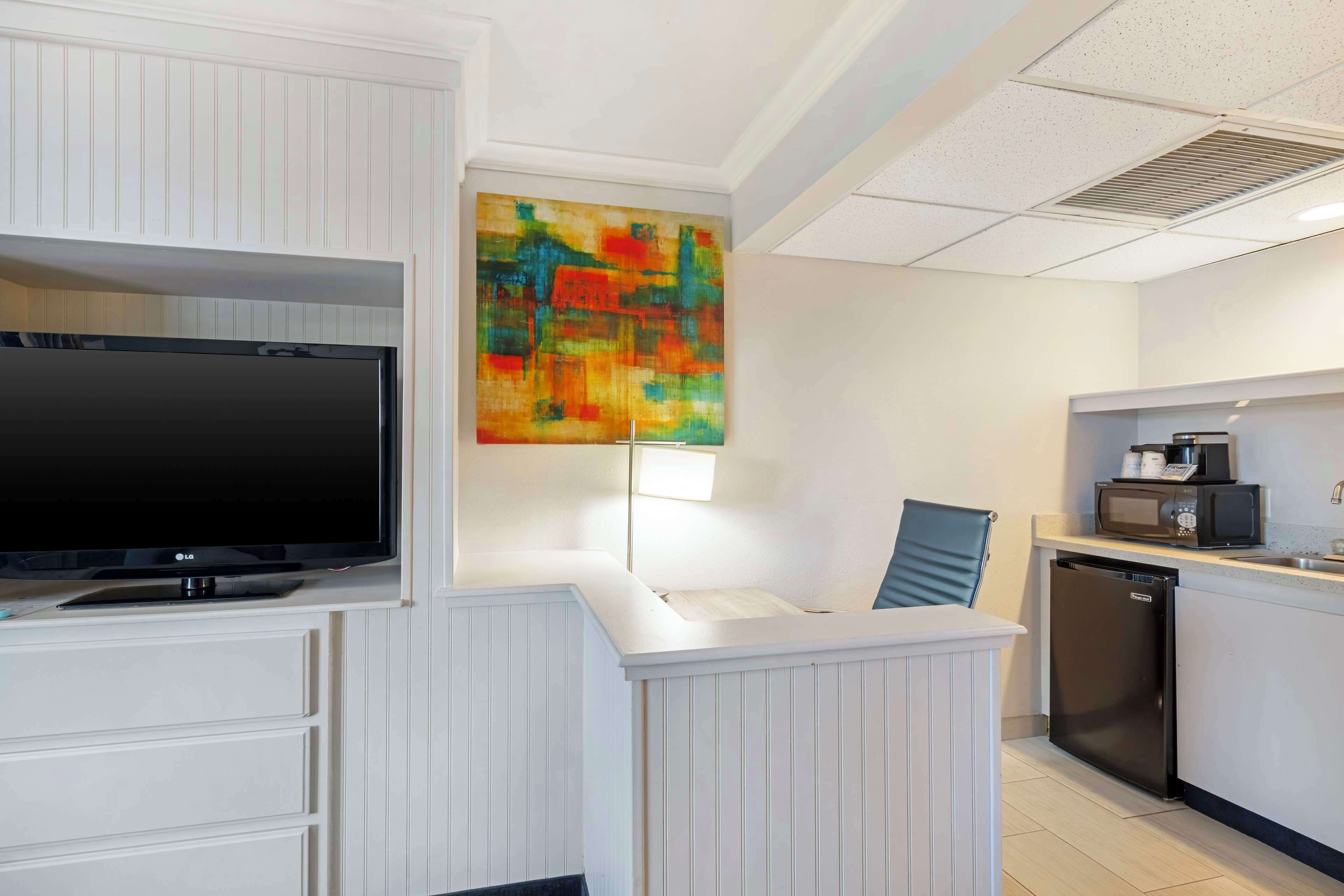 hypo-allergenic bedding, in-room safe, blackout curtains