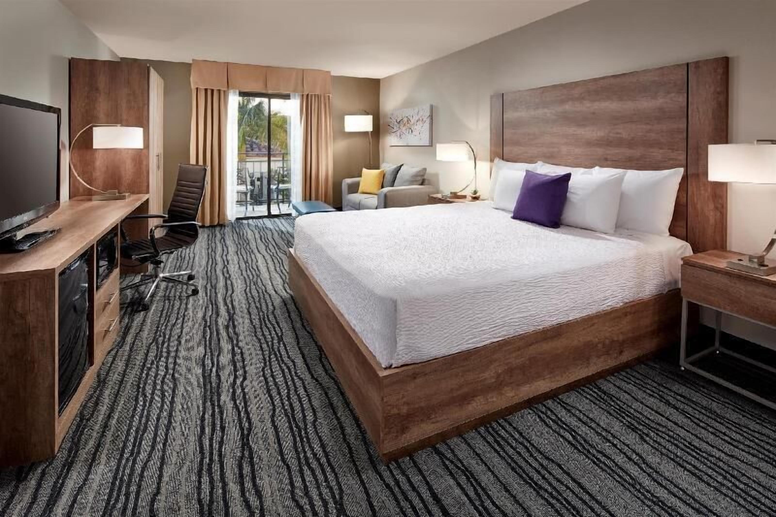 Hypo-allergenic bedding, in-room safe, blackout drapes