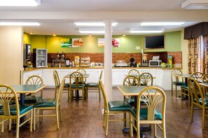 Desayuno continental gratuito