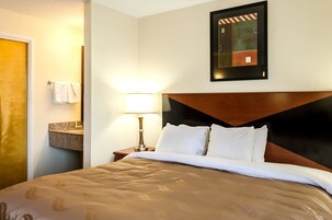 Escrivaninha, ferros/tábuas de passar roupa, Wi-Fi de cortesia