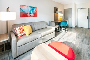 Suite, 1 chambre, non-fumeurs (2 Queen Beds, 2-persona Sofa Bed) | 1 chambre, literie hypoallergénique, bureau
