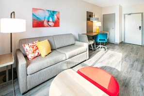 Suite, 1 chambre, non-fumeurs (2 Queen Beds, 2-persona Sofa Bed) | 1 chambre, literie hypoallergénique, bureau