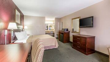 Rideaux occultants, chambres insonorisées, fer et planche à repasser