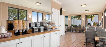 Baymont by Wyndham Intl Speedway/I-95/Daytona Beach