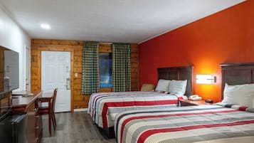Escritorio, tabla de planchar con plancha, wifi gratis y ropa de cama