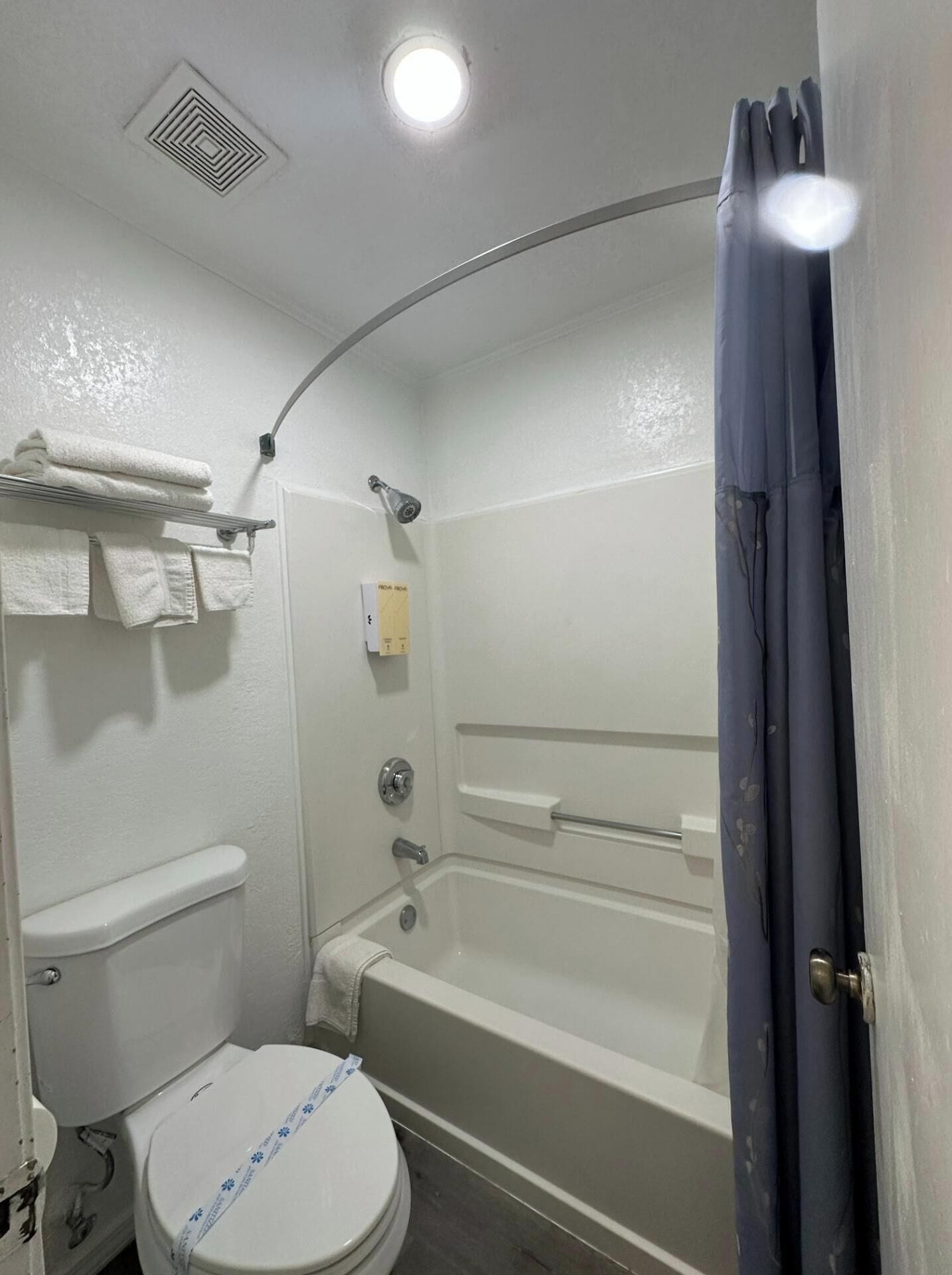 Gratis toalettartiklar, hårtork och handdukar