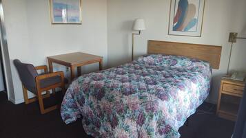 Standard Room, 1 Double Bed, Non Smoking | Desk, iron/ironing board, free WiFi