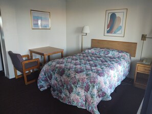 Standard Room, 1 Double Bed, Non Smoking | Desk, iron/ironing board, free WiFi