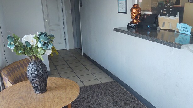 Unclassified image, 1 of 8, button - Travel Inn Perrysburg (Perrysburg)