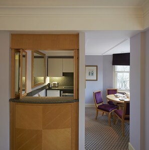 In-room safe, desk, iron/ironing board, free cots/infant beds - Ascott Mayfair London (London)
