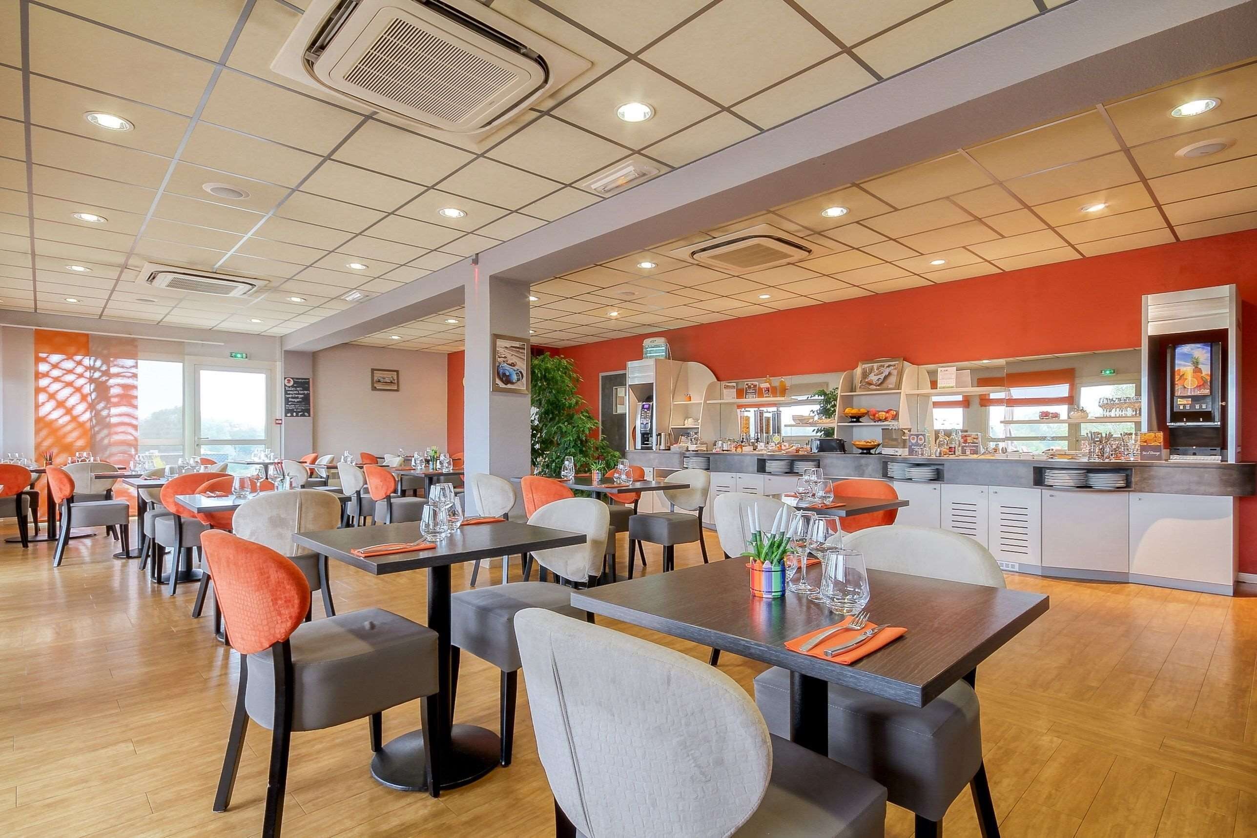 breakfast, lunch, dinner served; french cuisine